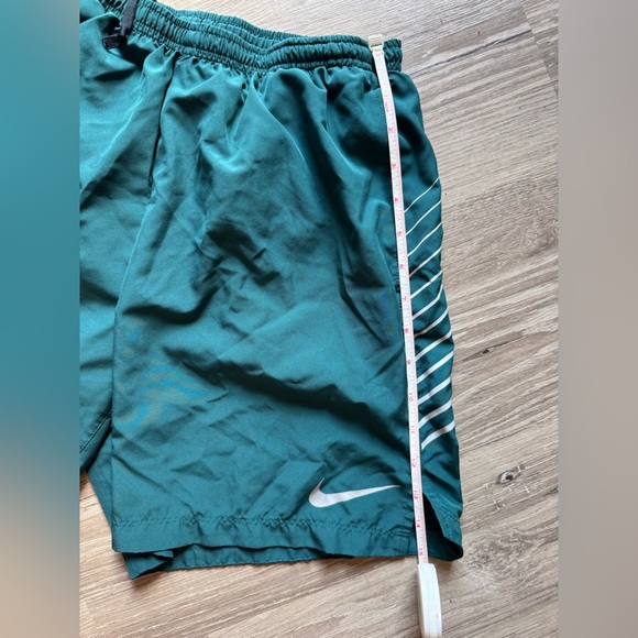 Nike Green dri-fit running shorts size Large - Picture 4 of 5